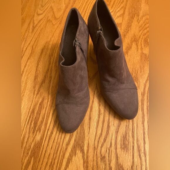 Aerosoles Suede Short boot Pumps - Picture 9 of 9